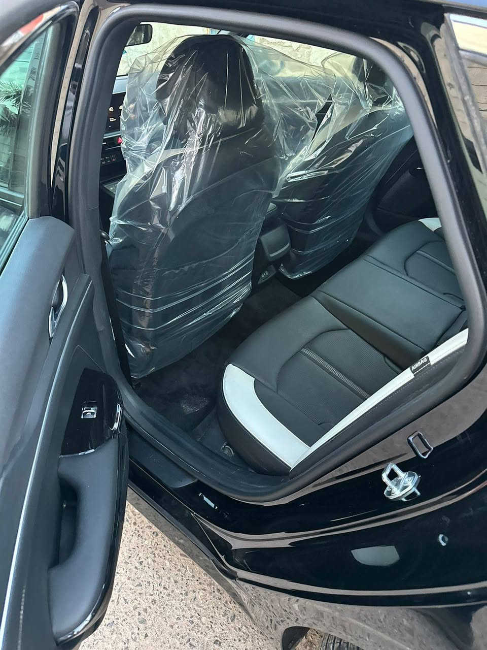 للبيع K5  جديدة غير مستعملة زيرو مديل 2025 

سيارة  وارد أمريكي مكفولة من كلشي من الصبغ والحادث مال شركه كيا زيرو غير مستعمله ماشيه 90 كيلو فقط بيه نسبه مياه بسيطه  موصفات GT Line للاستفسار :*********** البصرة, العراق
