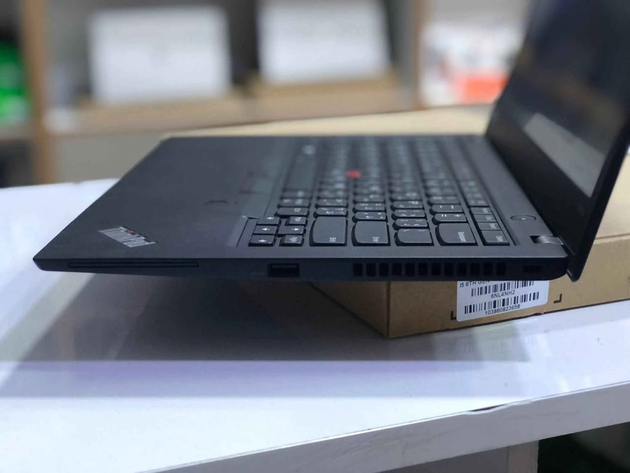 لابتوب سلم خفيف حديث معالج قوي وجيل عالي Lenovo t480 Ci5 جيل الثامن  
. 
 السعر 275 الف  مع التوصيل والحقيبة والشاحن الأصلي 
. 
 النظافة شرط اخو الجديد وعل الفحص وين تريد
مناسب للدراسة والبرامج المكتبية والطباعة والتصفح والامن السيبراني وغيرها من البرامج 
……………………

 المعالج Core i5-8th جيل الثامن 
 ذاكرة الوصول العشوائي (الرام) 8GB 
 التخزين( الهارد) SSD 256GB 
 مقاس شاشة 14 انج دقة عالية 
 منفذ HDMI & TYPE C 
 كيبورد  عربي انكليزي
الرام والهارد قابل للتطوير 
…………………………………
*********** بغداد, العراق
