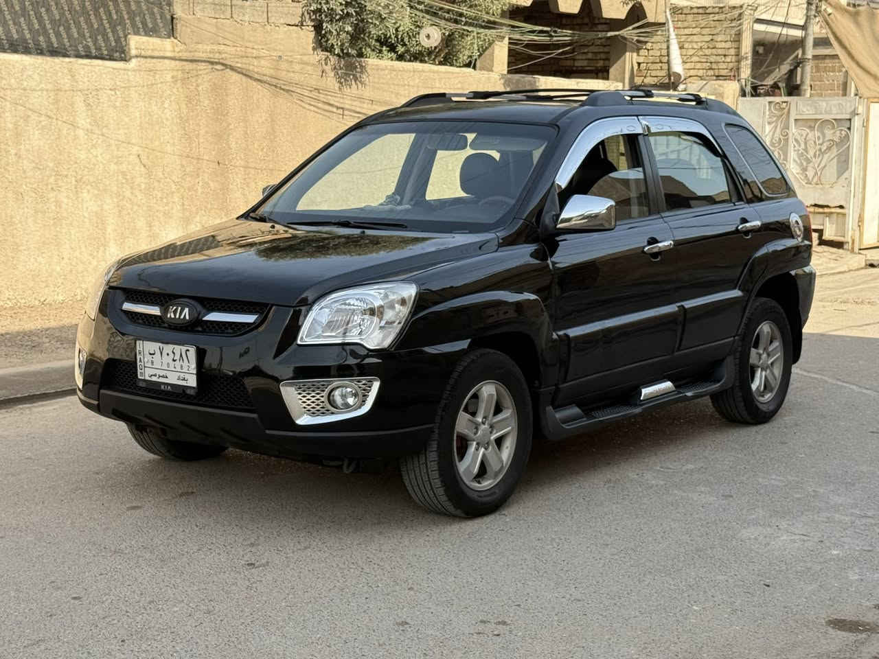 السلام عليكم
سبورتج 2009 
محرك 2700

حادث جاملغ وبنيد بدون دواخل وبيه قطعه صبغ باقي السياره بدون صبغ كير ومحرك مكفولات صدر امامي وخلفي جديد تخم تاير جديد كهربائيات كله شغاله تبريد ثلج سياره فول مواصفات فتحه سقف تدفئه كشنات شاشه كامره خلفيه كشنات جلد سياره جاهزه بدون نقص معروضه ( 98$ ) وبيه مجال بسيط مكاني بغداد الدوره للاستفسار ***********
