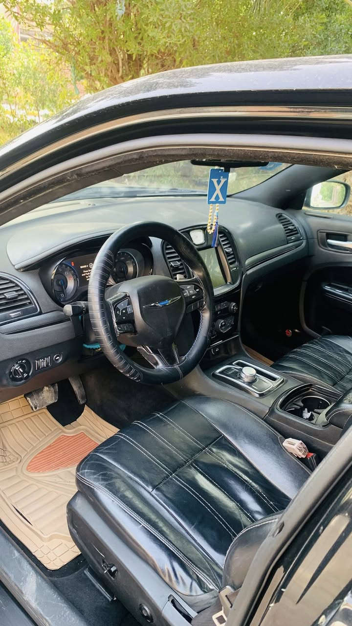 السلام عليكم الاخوان ..
كرايسلر2015Sمعروفه المواصفات بيها ثلاث قطع مال بيت سياره ما مشتغله خط  مكينه كير تبريد مكفول سعر ١٨٥بيه مجال عنوان واسط الصويره ***********
