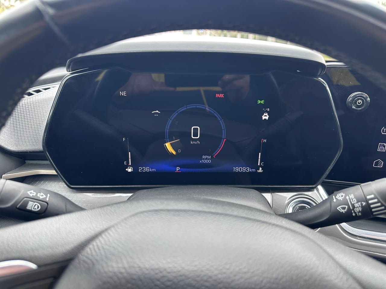 سلام عليكم ورحمه الله وبركاته
1- للبيع فقط 
2-نوع السيارة ( شوفر ليت تراكس ) 
3- عداد مشي ( 19Km) 
4- مواصفات السيارة ( ACTIV)واحد ع واحد 
5- فتحه (كشن هيتر ) استيرن هيتر تشغيل عن بعد 
6- ضرر سياره مرفوقه مع صور بيها 4 قطع صبغ  بس ابيعها صبغ عام شرط بدون شواصي شرط بدون دواخل 
7- مكان سياره كركوك 
8 - سعر 120 ورقه بي مجال 
9-سنويه نافذة لغاية 2031
 10- موديل السياره 2024
11-للتفاصيل أكثر اتصل ***********.
