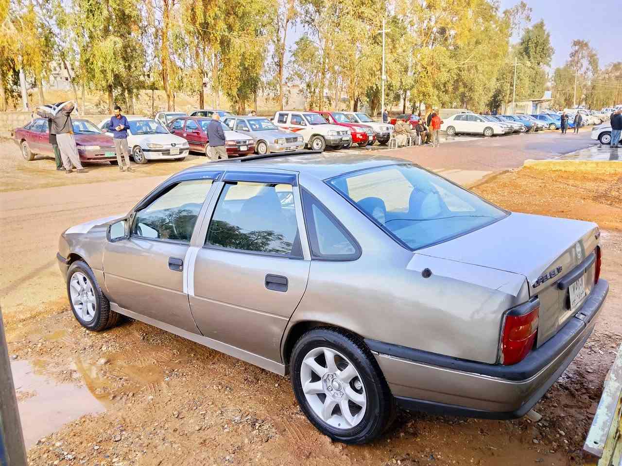 بۆ فرۆشتن..
ئۆپل ڤیکترا..
ئارمی پلاستیک سلێمانی بەشەرتی ئاڕم و ئەوەلیات و مەفرەزە..مۆدێل ١٩٩١..مەکینە ١٦ قایش پان  ..سوکان پاوەر..سلاید شوشە..ABS.
 گێڕ عادی.. تاخم ویل ئنفنیتی..چوار تایەو ویلی نوێ نوێی لە ژێرە..خایسی نیە ..گێڕ و مەکینە بەشەرت..توند و تۆلی بەشەرت.. موس و براوە بەشەرت..کارەبایی بەشەرت..گێچەکانیشی هەموو ئیش دەکات..سەیارەکە نموونەیە لە جوانی مالی دەستی دۆست و گەنجە..سعری خوار هەموو بازار 22 گەلاو کەمێک مەجال ..
بۆ زانیاری زیاتر تێل بکە..
 ژ.م ڤایبەر + واتسئاپ *********** 
 ژ.م ***********
