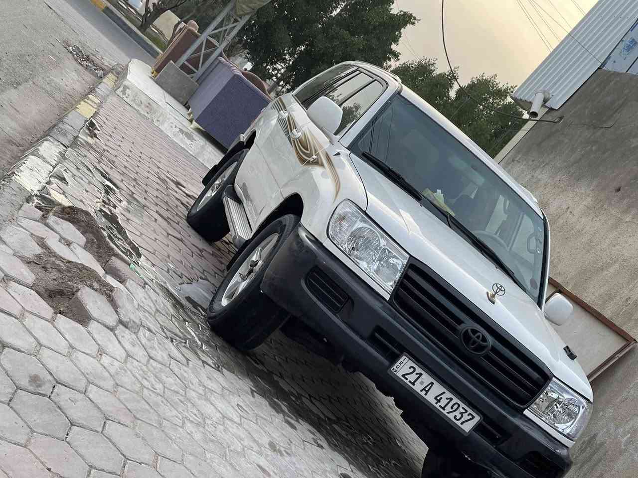 لاندكروزر  ٢٠٠١ رقم سليمانيه مكينه ٦سلندر كير عادي مكينه وكير جديد حداديه جديده السعر١١٠ وبيه مجا
***********
