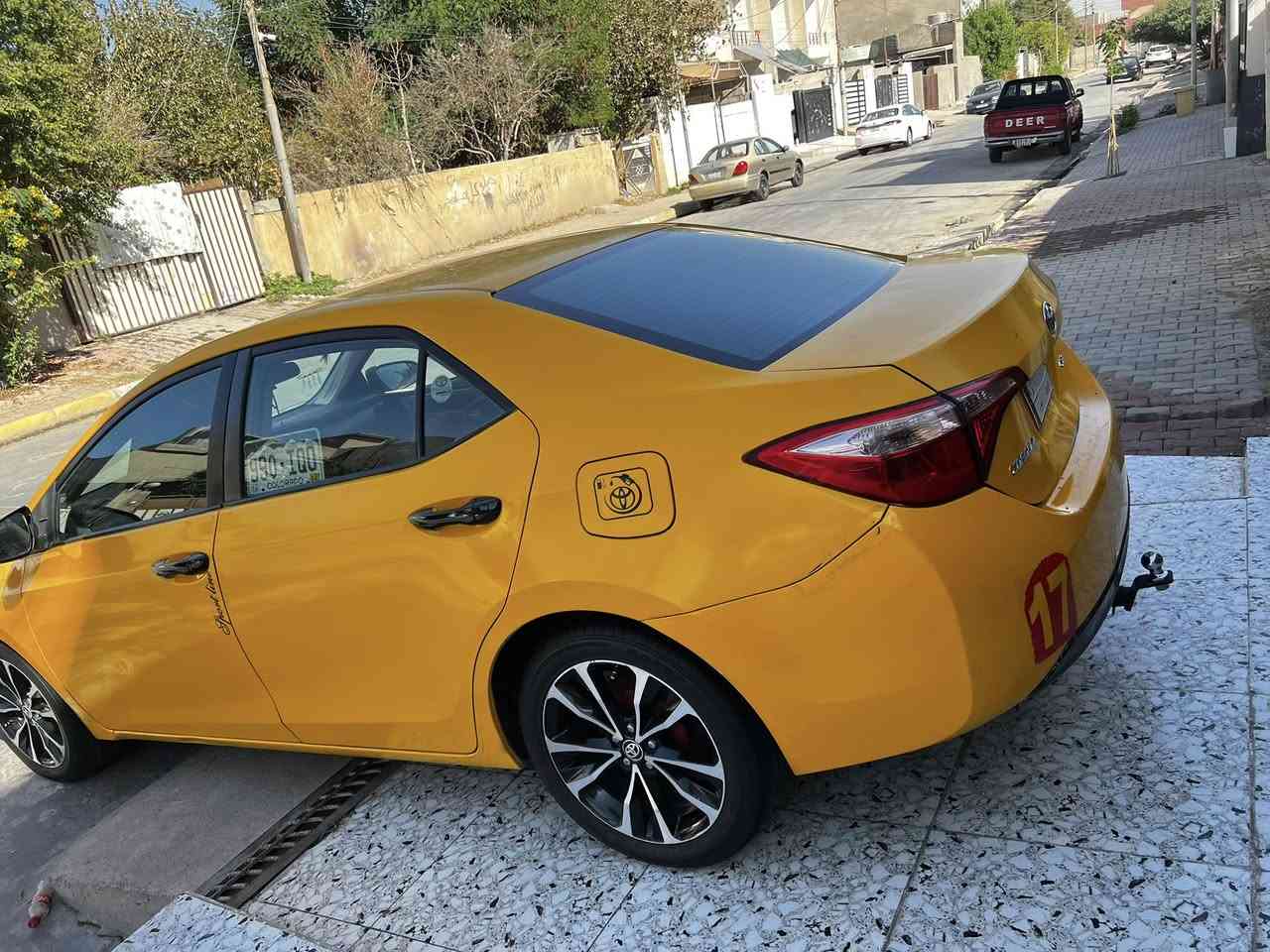 السلام عليكم كورله ٢٠١٧ للبيع حادث خارج بونيد وباب جامرلغ  خلفي تعديل فقط 
تايرات ويلا صفر +ويلا بلادي 
تبريد تدفئه بشرط 
محرك كير بشرط.
تكم سقف بشرط 
سعر ١١٠ وبيها مجال 
ملاحظه سيار مطلوب كمرك فقط اضبارتها كاملا فقط كمرك ***********للاستفساره اتصال
