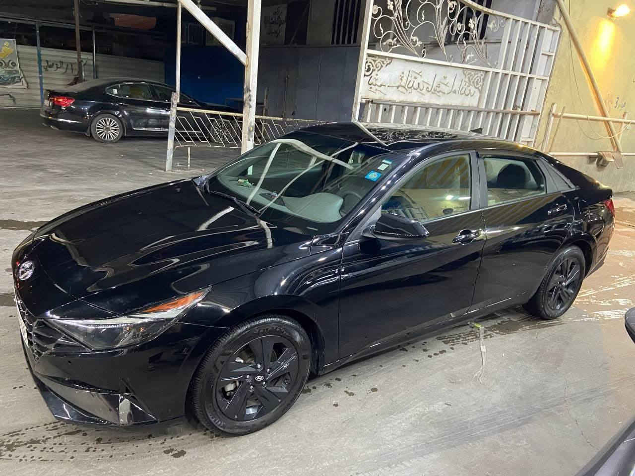 السلام عليكم
النترا موديل 2022 رقم بغداد ب اسمي تحويل ثاني يوم وارد أمريكي حادثها بنيد مبدل اصلي وخشم جاملغ بارد بدون دواخل شواصي ولغود مكفوله وبيها جاملغ خلف السائق بي شويه صبغ اثر طخه خفيفه
مواصفات فول عدا الفتحه 
بصمة
رادارات امامي خلفي وجانبي
تشغيل عن بعد
ماشيه 53 الف
عارضها 138 وبيها مجال بسيط
للاستفسار *********** يوجد واتساب
