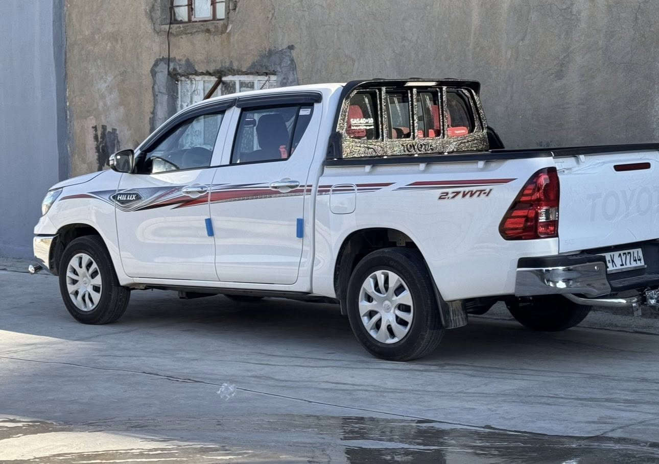 هايلوكس 2024 ماشية 22 الف السيارة جديدة بعدها ضمان الشركة مكفولة كفالة عامة رقم سليمانية باسمي تحويل ثاني يوم السعر 273 وبيها مجال قليل شراي اتصل على رقم ***********1
