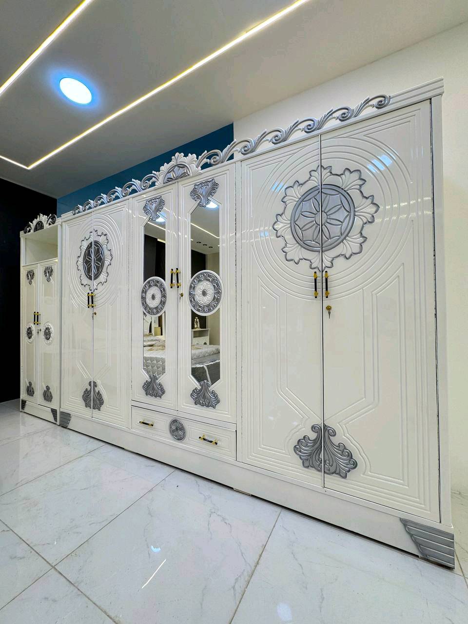 السعر // مليون و100

🔅تفاصيل الغرفة المرمري  ....

 خارج ٤ملم ام دي اف 🔺
وداخل صاج ٣ملم 
صبغ حراري  درجة اولى 


عدد القطع  ٧ قطع 😍
🔺1 //جرباية  قياس  ١٦٠ × ٢٠٠ 
🔺//ميز جانبي ايسر قياس ٥٠
🔺2// وميز  جانبي  قياس ٥٠
🔺3// زاوية ارتفاع مترين عرض ٨٠
🔺4// وميز بلازمه  
🔺5//وميز مراية ارتفاع مترين عرض ١٢٠
🔺6// وكنتور ٦ باب  ارتفاع مترين و١٥ طول ٣ متر و١٥

القطعه الثامنة حسب الطلب شازلون
سعرها ٥٠ الف ❤️

(توصيل مجاني مركز بغداد )
التوصيل يشمل الشد مجاني 🔥
(اطراف ٥٠)
باقي المحافضات حسب البعد
توصيل الجميع محافظات العراق 

الاحجز والاستفسار راسلو الصفحه