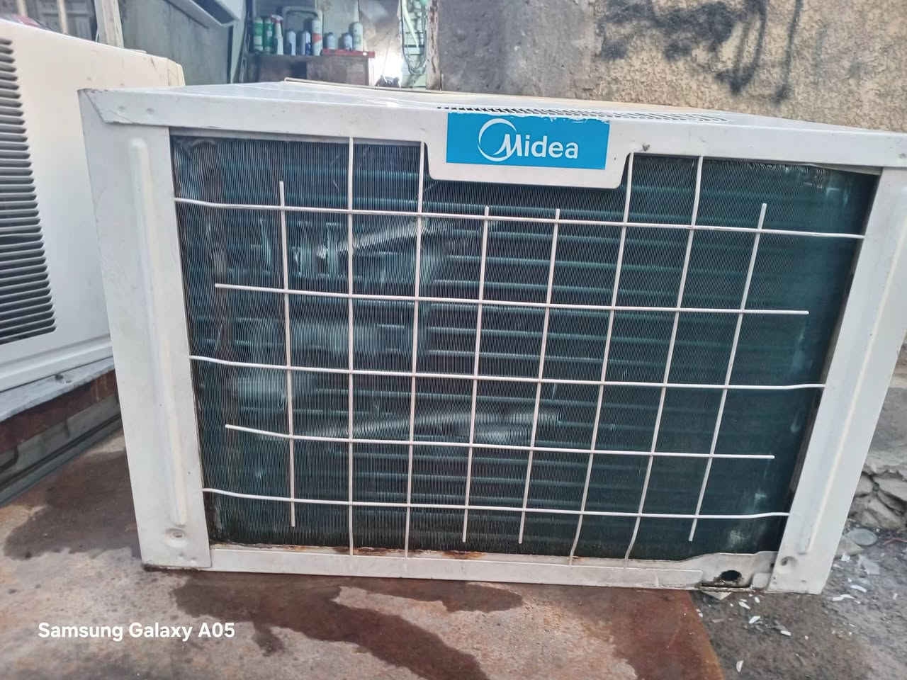 مكيف ميديا طنين سعره ٣٠٠الف على فحص وضمان مايفصل الضهريه  عنواني بغداد الأمين الثانيه نواب ضباط الشراي يتصل ***********
