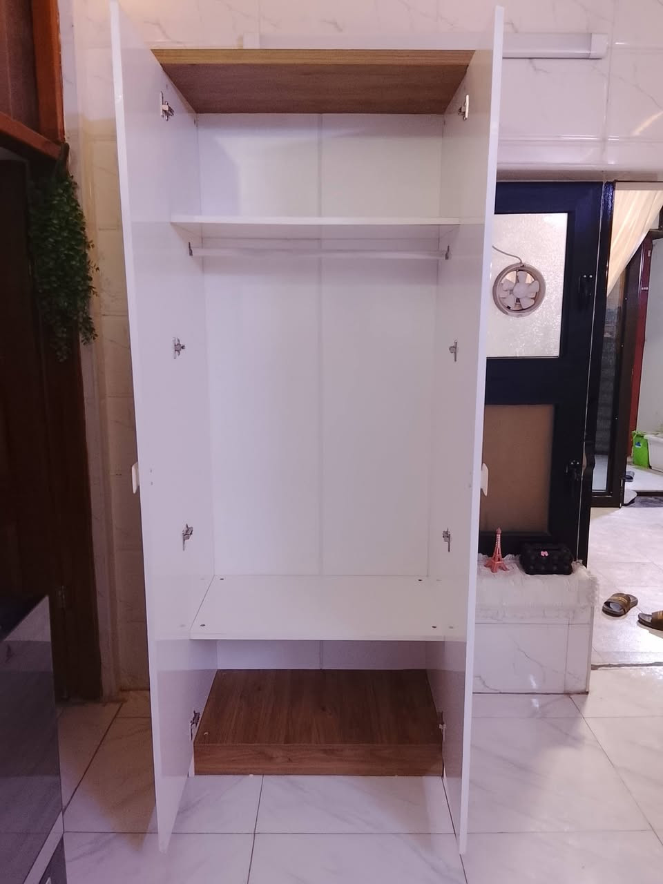 كنتور بابين تركي نظيف جداً لايوجد ضرر العنوان بغداد الشعب السعر 150 وبي مجال ***********
