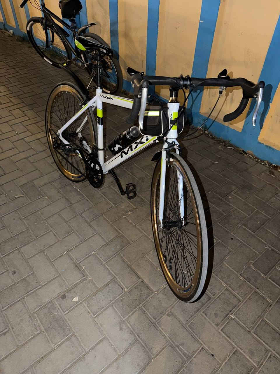 بايسكل سباق باله نظيف اخو الجديد ما مبدل اي شي السعر 250 قفل


**إذا كنت صاحب هذا الإعلان وتريد حذفه لأي سبب، رجاءا أرسل رسالة إلى الدعم الفني**