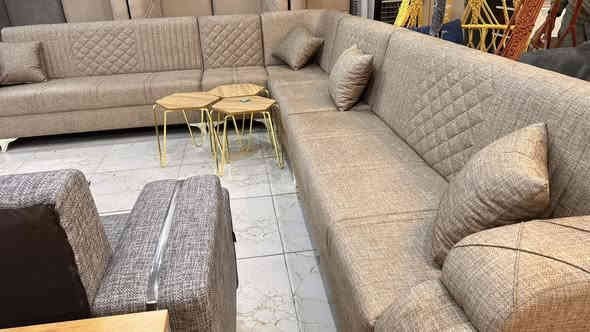 اهلا وسهلا بكم زبائننا الكرام نقدم لكم مجموعة متنوعة من الأثاث الحديث بأنسب الأسعار للحجز مراسلة الصفحة متوفر توصيل ***********
