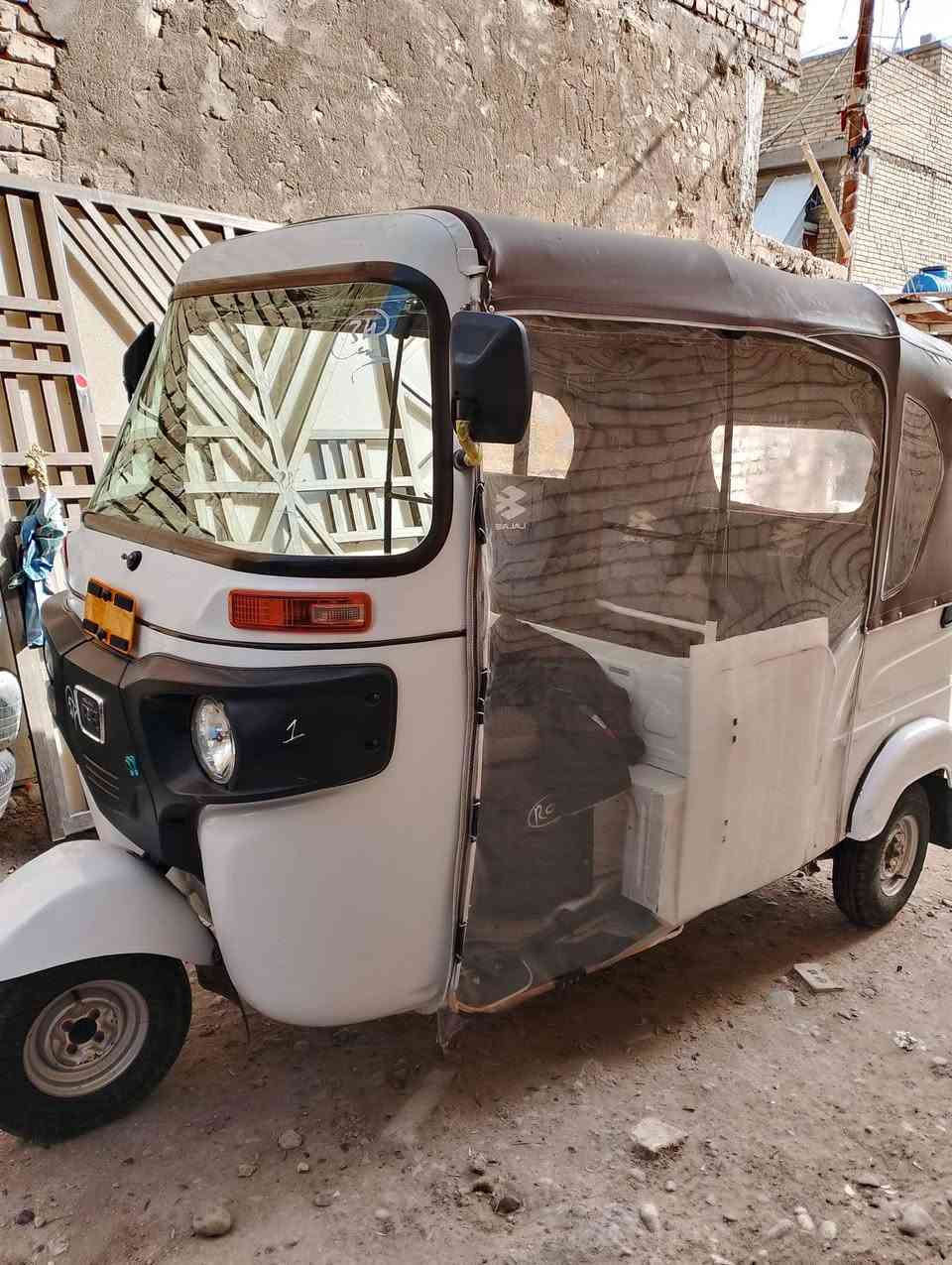 تكتك للبيبع كفاله عامه
المكان بغداد الشعله  
موديل 22 شهر 11رقم بغداد ***********
