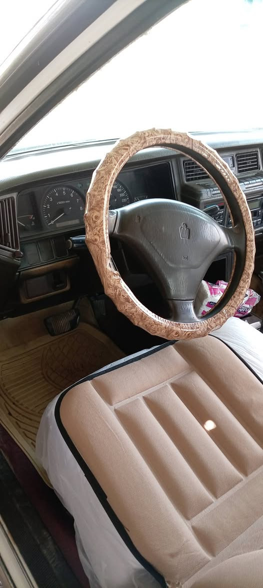 للبيع فقط سيارة ارنب يسار اصلي ابيض ٩٢ صلاح الدين  تبريد ثلج  مسجله ألماني وتايرات جدد  اتريد وكاله اتريد تحويل سنويه ٢٧ بيها ضرر الجاملق الخلفي  اليمين بصيط محرك 3000   السعر ٧٥ وبيها مجال قليل
***********
