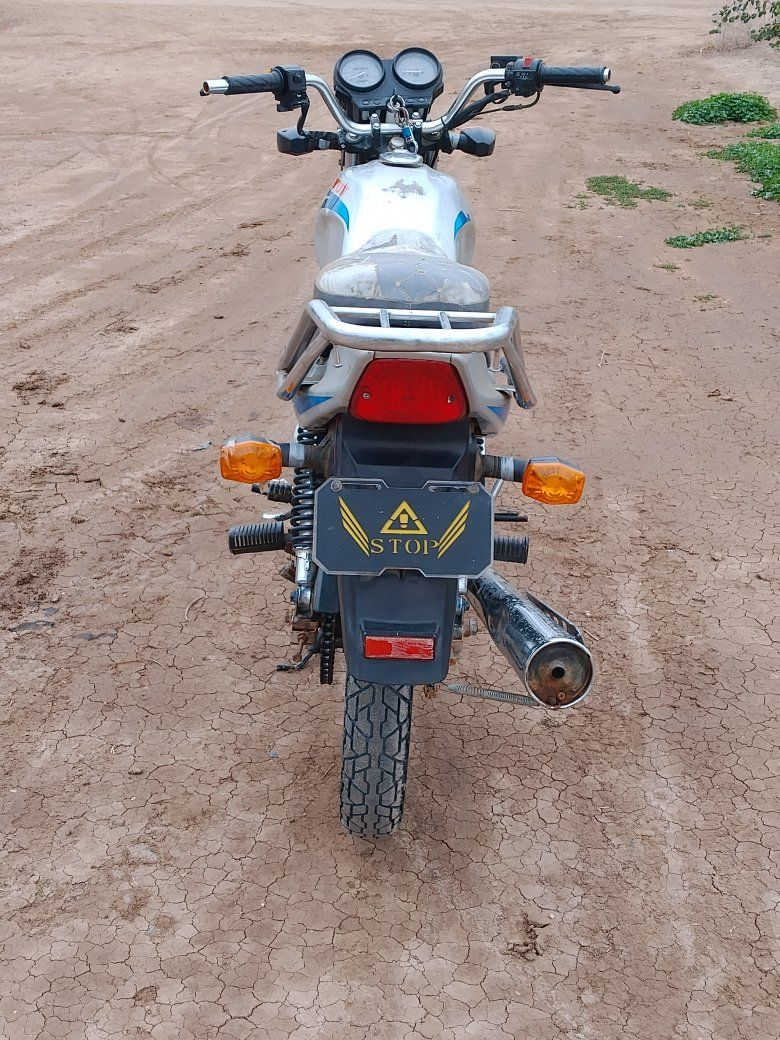 السلام عليكم دايون عضم رصاصي للبيع محرك مكفول اوراق سكنر مديل 21درجه حلو سعره 575وبيه مجال المكان حله ابو غرق


**إذا كنت صاحب هذا الإعلان وتريد حذفه لأي سبب، رجاءا أرسل رسالة إلى الدعم الفني**