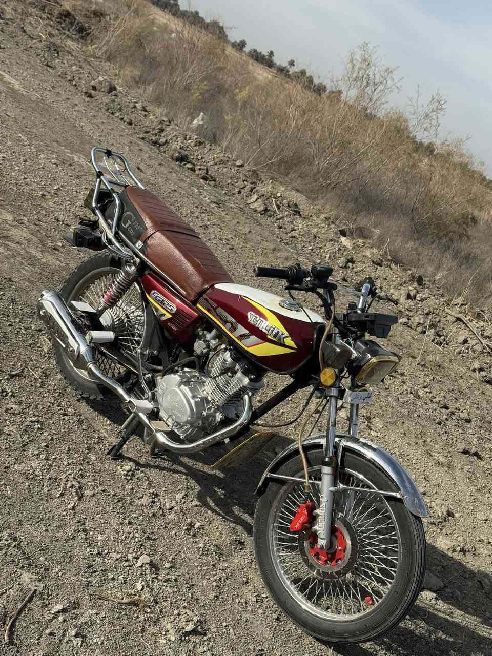 سلام وعليكم تايكر للبيع موديل 24 العنوان ديالى ابو صيدا السعر ٦٠٠ وبيها مجال الرقم ***********
