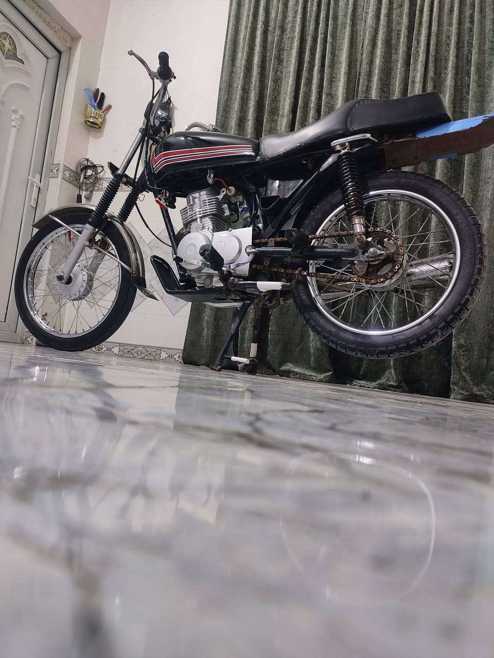 سلام عليكم دراجه البيع كلك مكفوله من سرقه تعمير 26
ما مفتوحه دراجه خير من الله شراي نتصل ***********  مكاني ناصريه مركز
