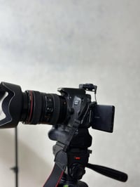 كانون 700D • عدسة 24-105 • مايك LARK M2