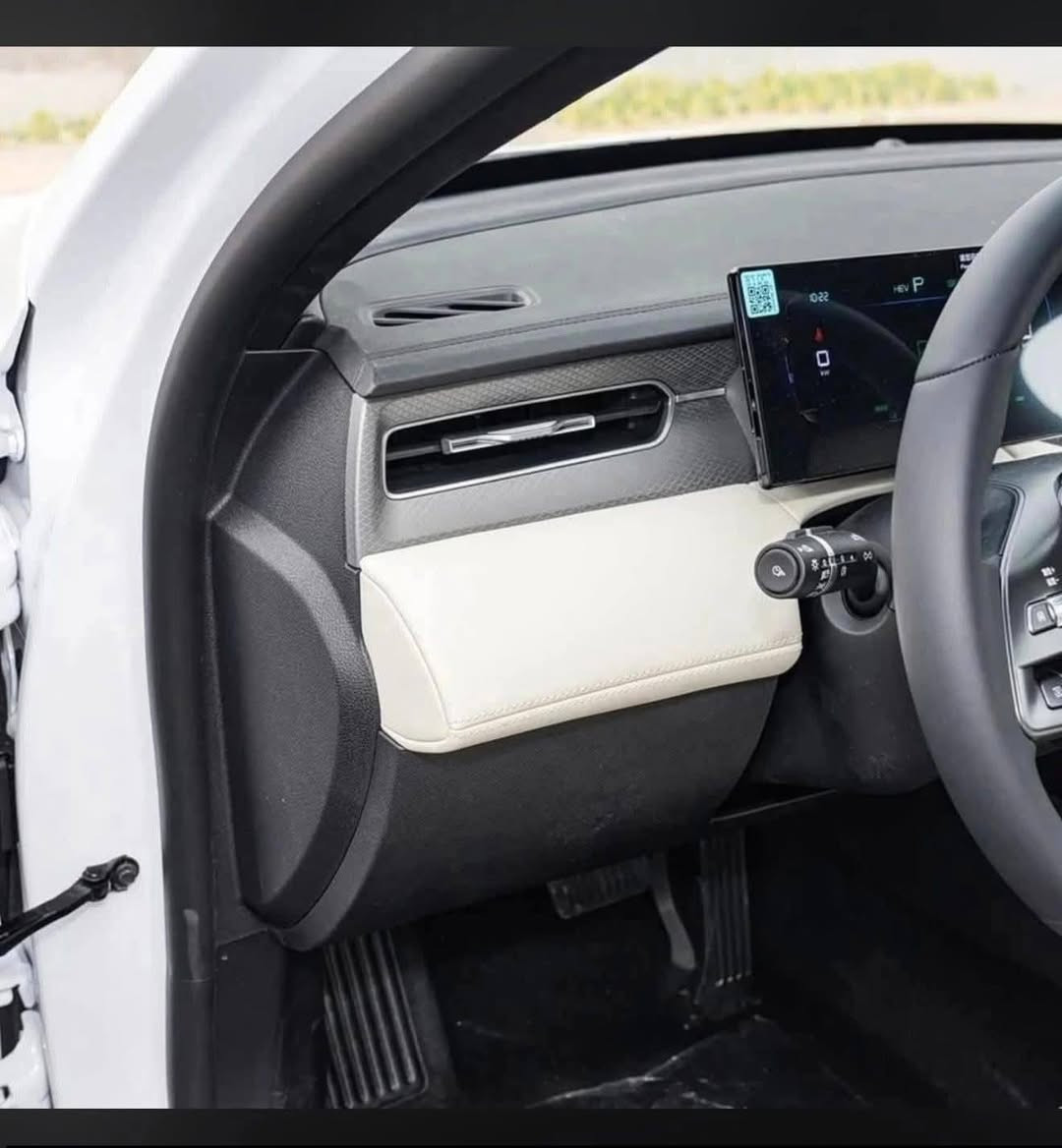 للبيع byd كن بلاس بعدهة زيرو 
زيرو على وضع الشركة. 

ابيض وداخل ابيض جلد 

السعر18 مليون و 200 الف 

غراض كاملة  وكاعيات حوضية وشاحنة الاصلية 

تفويله تمشي 2100km

شاشة محدثة وبرامج كاملة بدون نقص 

تبريد قطعتين 

بصمة + كارت بلادي. حساسات خلفي وكاميرا دواره. 

باسمي سنوية ورقم وهزة جديد تحويل مباشر

العنوان بغداد الدورة ميكانيك 

الاتصال على الرقم  

*********** يوجد واتساب
