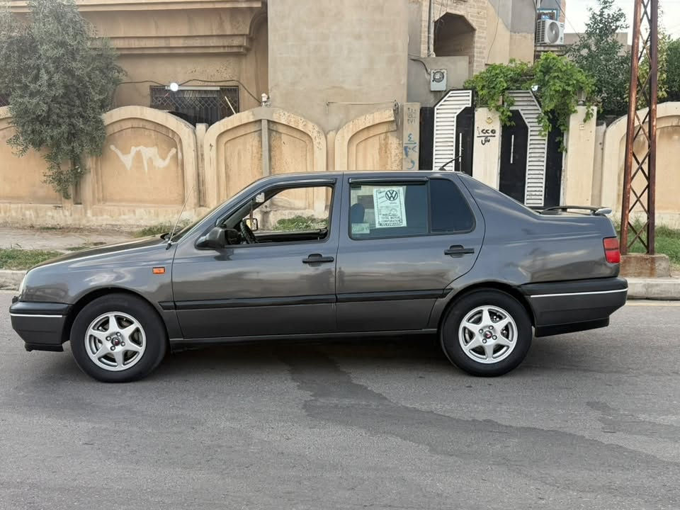 كولف نفخ صندوق موديل 1993 المحرك والكير شرط في شرط طخم الامامي والخلفي شرط صبغ عام ومكفوله من اي ضربه السياره كاملا مكملا طخم تاير جديد وكهربائها كلها شغاله كشنات غلاف جديد جامات كهرب كاربون بيها شرط التحويل السعر 33 وبيها مجال للستفسار ⬇️
***********📞
***********📞

