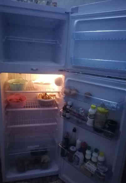 ثلاجه ١٨ قدم فورس مستعمله شهر بعدهي ع نضافتها ***********
