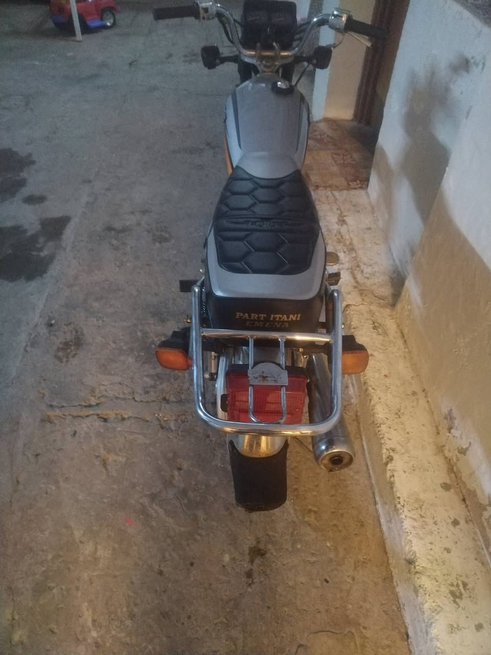 ماطور بارت. 2015.  99999 بلادي شرط كله مختم بارت 

كهربايات كلها شغاله

مكينه فول نضافه

ولباقي كدام العين السعر 350 وبي مجال قليل

***********
