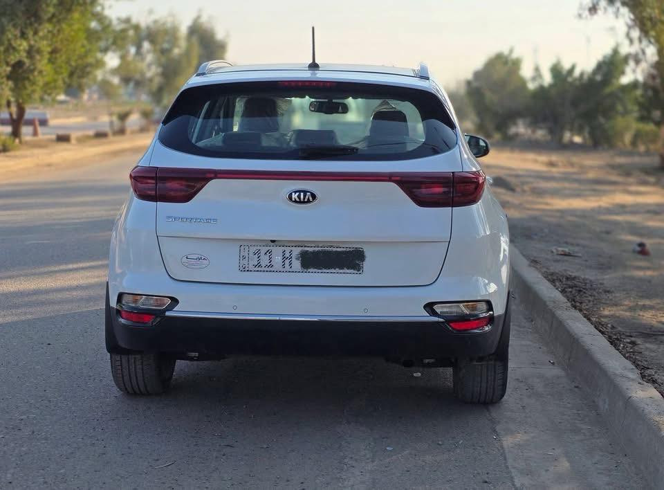 سلام عليكم كيا سبورتج 2019 خليجي شكل 20 
مكفولة كفالة عامة من كلشي عدى بارد رصعة بكاد الاصبع كير محرك مكفولات وبدون فتح رقم بغداد 
موصفات بنوراما سويج حساسات مود درايف 
نزول منحدرات بلوجكتر تبريد قطعتين 
السعر 194 بيها مجال بسيط جداً مكانها بغداد  
للتواصل ***********
