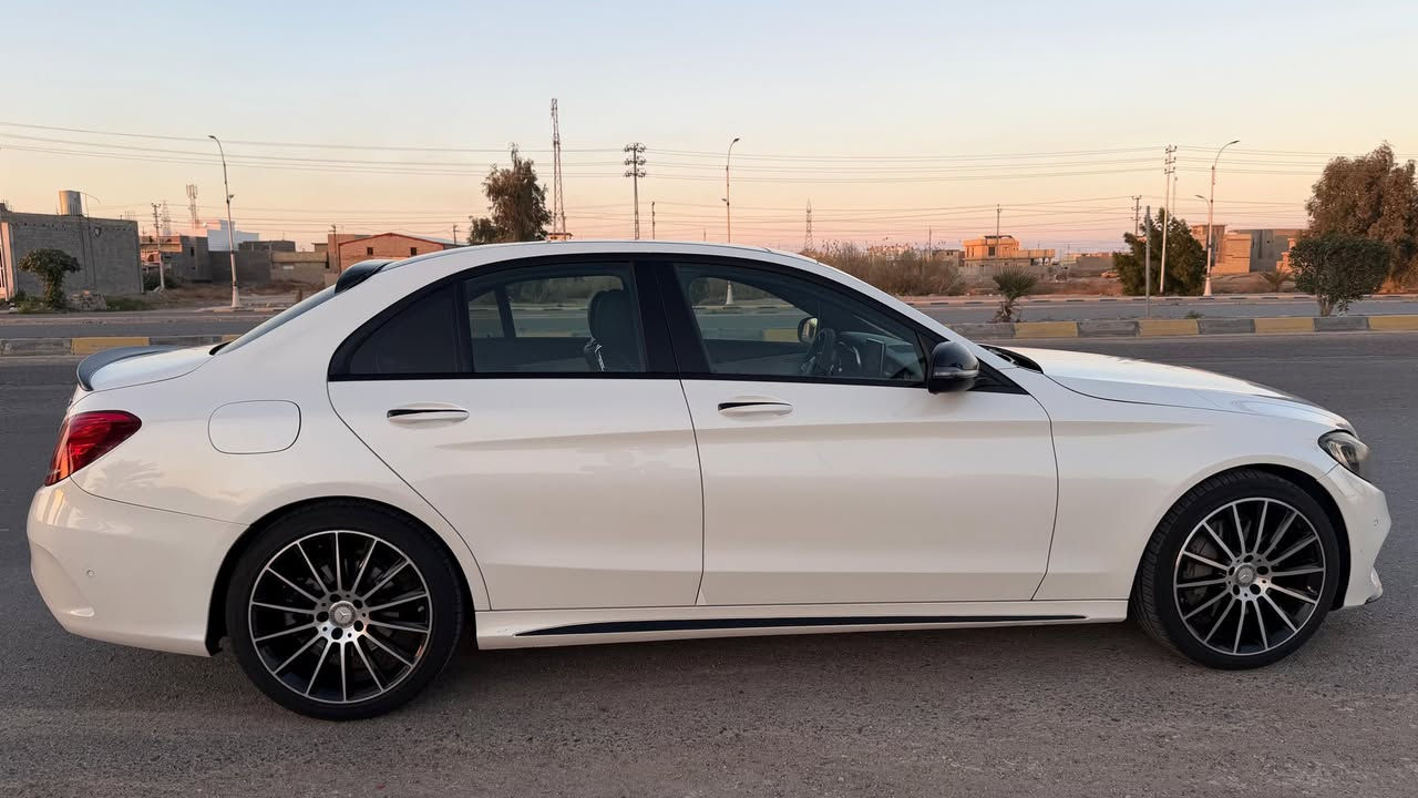 السلام عليكم
مرسيدس C200 خليجي 2017 
تو ويل اصل 
محرك 2000 t
السياره كفاله عامه مبيه اي ضرر ولا صبغ ولا تبديل 
كير ومحرك مكفول من الدعاميه للدعاميه مابيه نقص برغي
تخم تاير رن فلات انتاج 2025 
بانورما 
دبل ماوس 
كشن خزن
كار بلي 
وباتري جديد 
وعليه ادامه كامله من منضومه الاحتراق كامله 
هزه وسنويه كله جديد 
بسمي السياره تريد تحويل تريد وكاله 
مكان السياره الانبار الفلوجه 
السعر 245 وبيه مجال بسيط 
لل استفسار 
***********
***********
