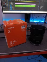 عدسة سوني 50 ملم F1.8 اخت الجديده استعمال اسبوع واحد نضافه 100 السعر 2...