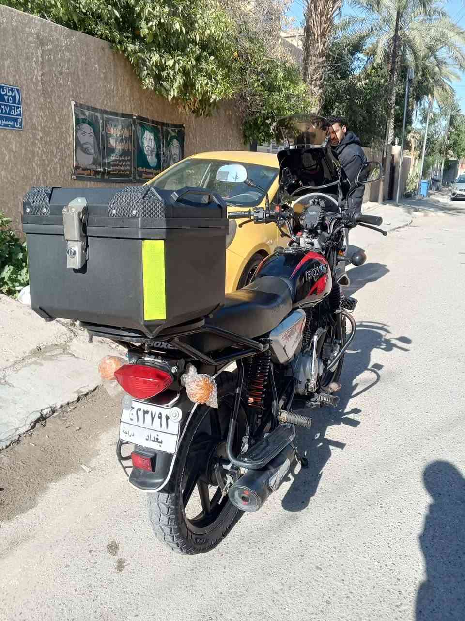 سلام عليكم بوكسر مديل ٢٢ مسجل ٢١ كامله من كهربائيات تايرات جدد مرقم بغداد بأسمي تحويل بنفس اليوم بيها بووم وفدراليات جامه اماميه هيه وغراضها بيها صوت مال راجز السلف فقط غير هذه ماكو كبل للشارع عنواني البياع سويب السعر مليون و 900 وبيها مجال بسيط استفسار رقم 
***********
