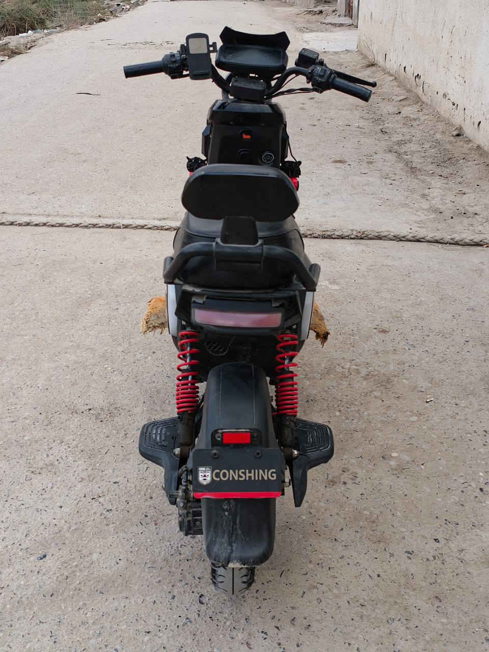 دراجة شحن للبيع او مراوس وطي فرق دراجة ملف 2000 عقل 5 بطاريات 33Ah عقل 72 فولت يعني تكدر تحط بعد بطارية دراجة اضخم من ال R9 ول R11 دراجة ما ناقصها شي بس المدكر الكدام ول دوسات رقمي لتواصل *********** مكاني البصرة الهارثه
