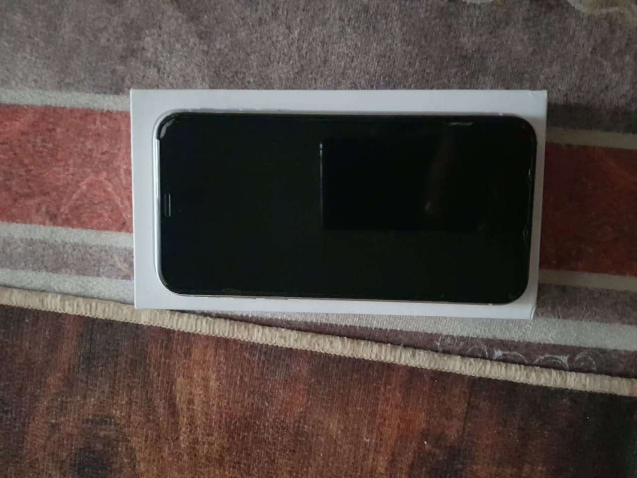 iPhone 11 عادي نظيف كل شيء ما أبي جهاز كامل مكمل أي نقص ما به ما مفتوح جهاز مكاني ناحية السلام النعبكي س***********عر 250 وبيها مجال استفسار اتصل هذا الرقم
