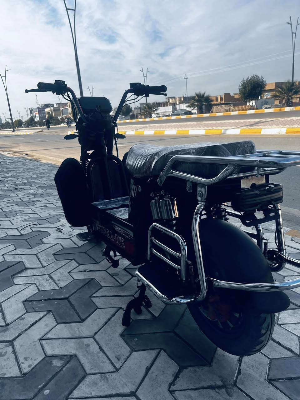 السلام عليكم دراجة همر جبلي موديل 25 بطاريات على الفحص فول مواصفات شركت كورية مار نضيفة ومستعملة شي بسيط 
كل نقص مابيهة 
مكاني فلوجة شارع ستين 
لاستفسارات ***********
