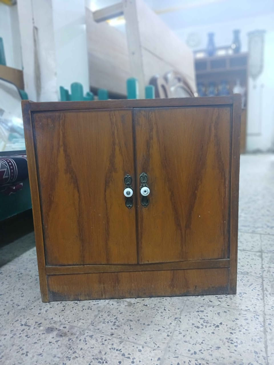 غرفه اخشاب عراقي نظيفه جدا 650 كنتور 6  باب وملحق ميز تواليت جربايه كومدي عدد2 صوميه تكمه جزامه .بغداد كرخ الرساله الاولى


**إذا كنت صاحب هذا الإعلان وتريد حذفه لأي سبب، رجاءا أرسل رسالة إلى الدعم الفني**