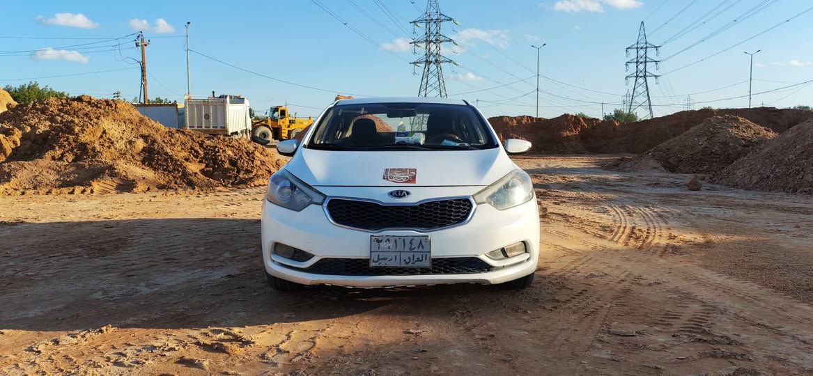 السلام عليكم

البيع كيا سيراتو 2014 خليجي 🥰 

السيارة شرط احلة من الصور ونصبتها تخبل

سيراتو 2014 مكفولة عدا الجاملغ الامامي عكس السائق مصبوغ اثر شخوط مابيها حادث وبيها بارد 
نص فول 
شفتات استيرن 
مانع انزلاق
تبريد ثلج
تدفئة 
محرك + كير كفالة
تخم تايرات جدد 
باتري جديد 
والسيارة خير من الله 
كلشي معايزة
محرك 1600 دوش 

كير 6 نمر 

رقم اربيل

الاتصال ***********
