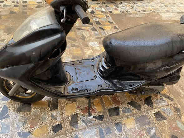 بريز للبيع شغاله سلف هندر كهربائيات شلعه قويه بس بيها صوت لو كلجات لو اكسل  بغداد الحبيبيه السعر 400
***********
