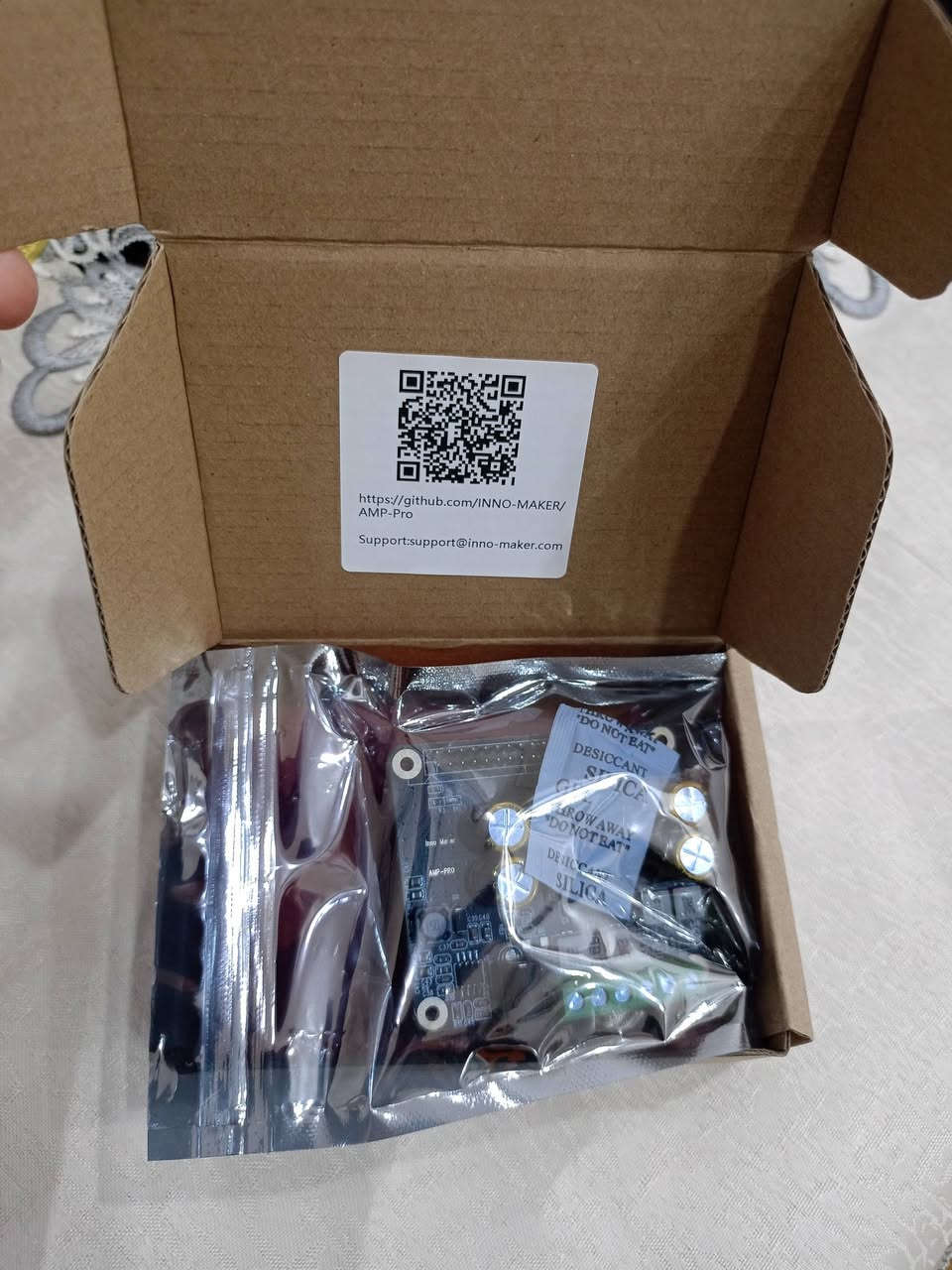 متوفر لوحة مضحم صوت بهذا الشكل جديد بالكارتون مالته حتى الباركود بي سعره بالموقع غالي اللي يفيدة ينطي سعر بي وتوصيل متوفر لكل محافظات العراق


**إذا كنت صاحب هذا الإعلان وتريد حذفه لأي سبب، رجاءا أرسل رسالة إلى الدعم الفني**