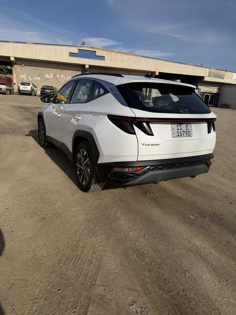 سلام عليكم توسان موديل 2024خليجي 
فول ١/١ عده الفتحه 
كراسي كهرباء 
بصمه + بصمه بيبان 
شاشه ايباد
شاحن لاسلكي 
سايد بريك كهرباء 
أو بعد بيه مواصفات هواي 
مكان سياره الدوره 
كفاله من صبغ 
سعر ٢٠٥ 
***********
رقم بغداد بسمي
