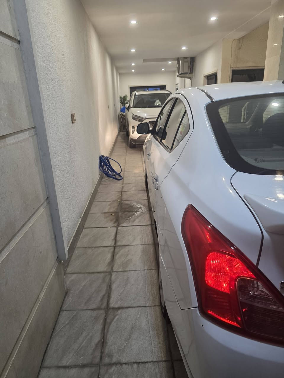 السلام عليكم
للبيع 

سني هندي 2019 سياره نظيفه 

ماشيه 60  الف 

تحويل ثاني يوم 

رقم سليمانية 

تبريد ثلج 

تخم تاير جديد 

بيها ضربه صغيره اقل الشبر 
بطارف الجاملغ تجي بارد 

سياره نظيفه جداً 

السعر 105 $

بيهه مجال بسيط
عنوان /بغداد العامرية 
للأستفسار ***********
