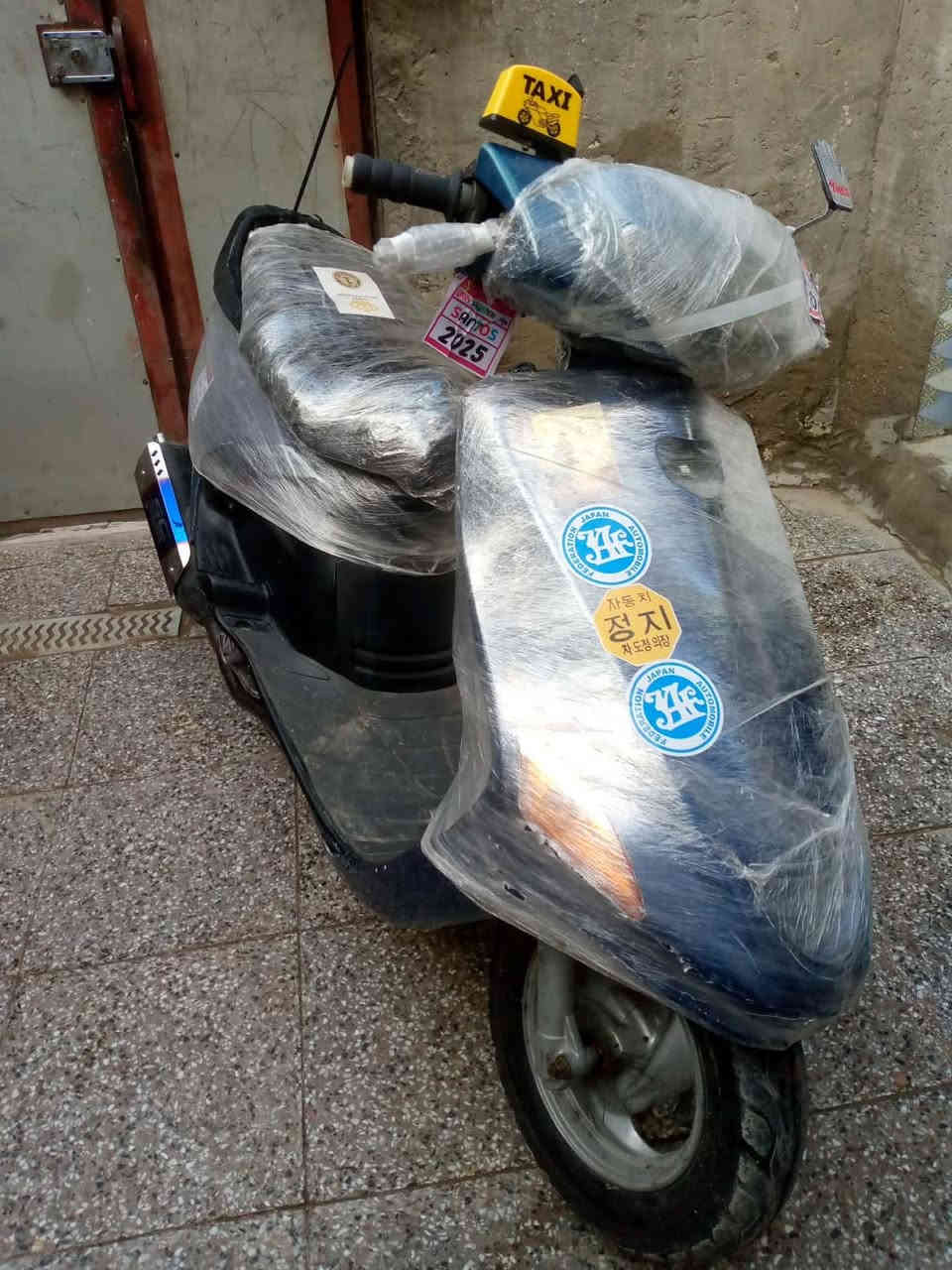 السلام عليكم شباب دراجه نضيفه السعر ٣٥٠ بيه مجال المكان نجف الرقم ***********
