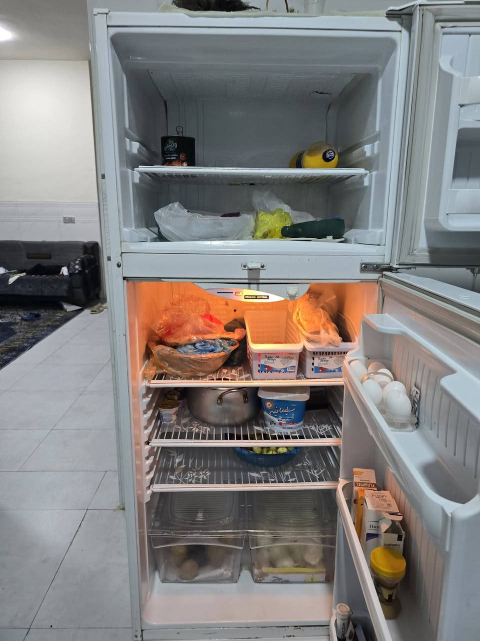 ثلاجه كونكورد حجم ٢٢ قدم لبناني اصليه تبريد وتجميد شرط الشغل ..مصلحهةقبل سنتين جان بيها ليك بالفريز الجوه حاليا شغاله بدون اي عيب مال بيت تجي تشوف شغلها انفرغها الك وتاخذها سعر250 وبيها مجال ....***********
