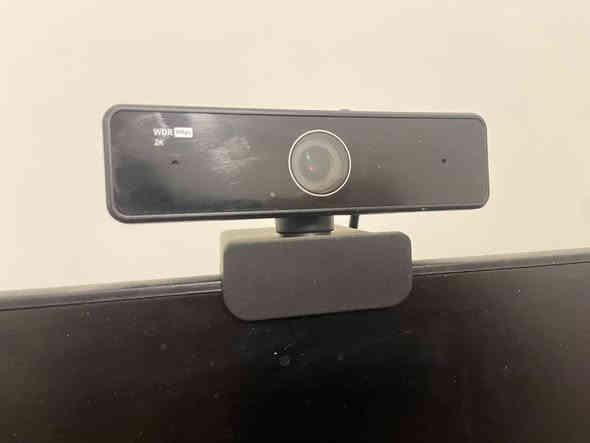 � 
للبيع تجميعة كمبيوتر كاملة (استخدام 5 أشهر فقط) – حالة ممتازة 🔥

مستعجل على البيع – السعر مناسب جداً

🖥️ 
مواصفات التجميعة:

 • كارت شاشة: NVIDIA RTX 4060 – VRAM 8GB
 • المعالج: Intel i5-14400
 • اللوحة الأم: B660M-HDV
 • الرامات: Corsair 32GB DDR4
 • التخزين: M.2 NVMe 1TB
 • مبرد المعالج: CPU FAN
 • كيس بحالة ممتازة
    •      باور سبلاي ZUMAX 750W    

🎧 
الإكسسوارات والملحقات:

 • كاميرا ستريم 2K – 60FPS
 • ويب كام Fifine A6V – لون أبيض
 • كيبورد سلكي
 • قطعة واي فاي WiFi Adapter
 • سبيكر ضخم
 • سماعة HyperX Alpha
 • ماوس Logitech أبيض

🖥️ 
مواصفات الشاشة:

 • حجم 27 إنش
 • دقة 1K
 • معدل تحديث 165Hz

⚡ 
سبب البيع:
السفر

جميع الكراتين مال قطع متوفره. 

💸 
السعر: 1,250,000 دينار فقط (غير قابل للتفاوض)

📞 
للتواصل:
 ***********
