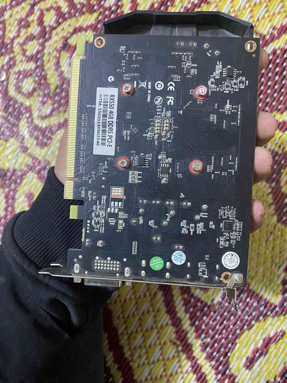 سلام عليكم قطع PC للبيع 
1-كرت شاشة RX550 4G سعر 70
2-بورسبلاي 450 سعر 40
3- كيس اقتصادي 40  موجوع الكيس كله 170 وبي مجال بسيط 
تواصل ***********
