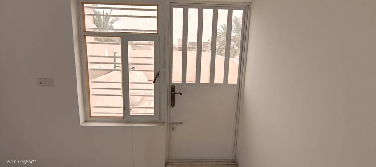 للبيع مشتمل ٦٥ متر طابو صرف
حي القاهرة بظهر خزان المياه شارع تبليط 
يحتوي الطابق الأرضي على طرمة كبيرة+صالة+مطبخ+ خدمات+ غرفة نوم 
والطابق الثاني يحتوي على غرفتين نوم+ خدمات 
للاستفسار اكثر يرجى مراجعة مكتب الزبيدي الهندسي او الاتصال على:
📞***********
