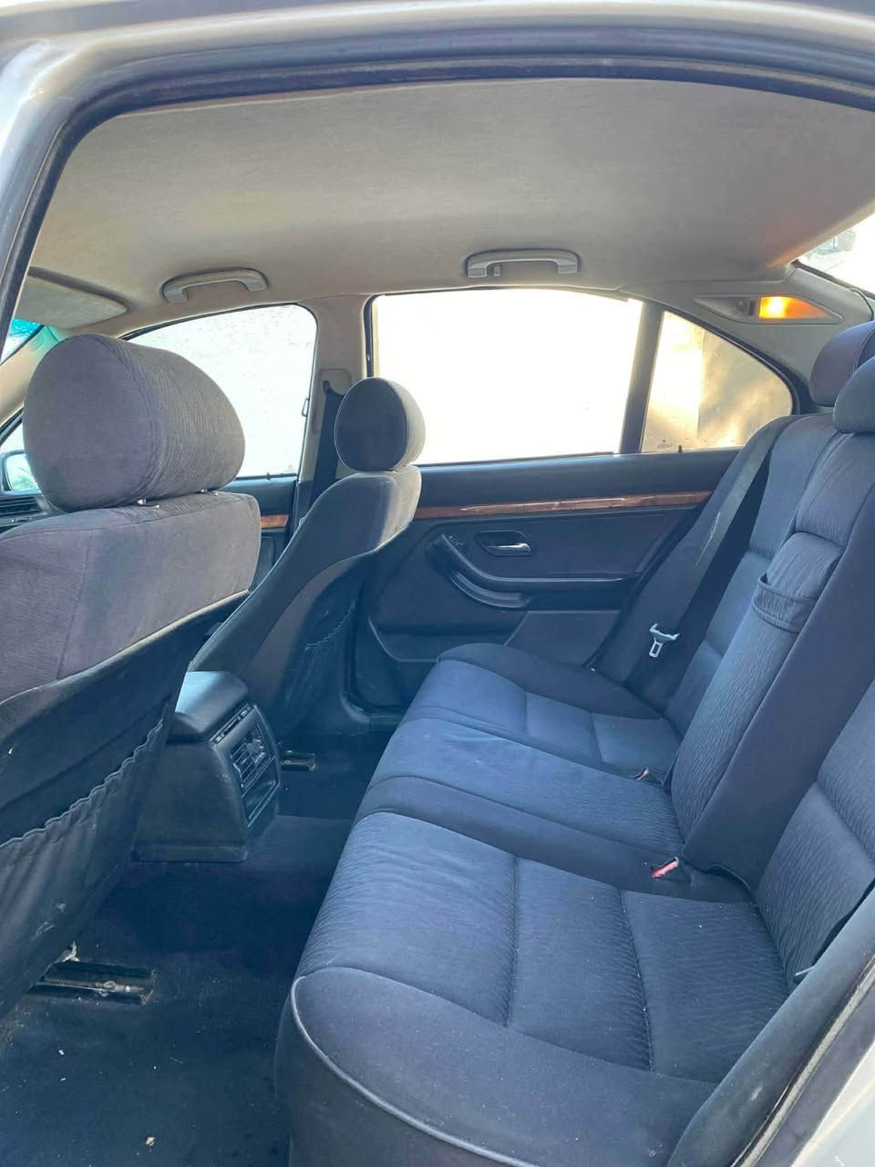سلام عليكم
BMW 528
موديل2000
6سلندر دبل فانوس مسكر 
محرك كير كهربائيات حداديه  
تبريد تدفئه  87$
مكان السيارة الحلة 

***********
