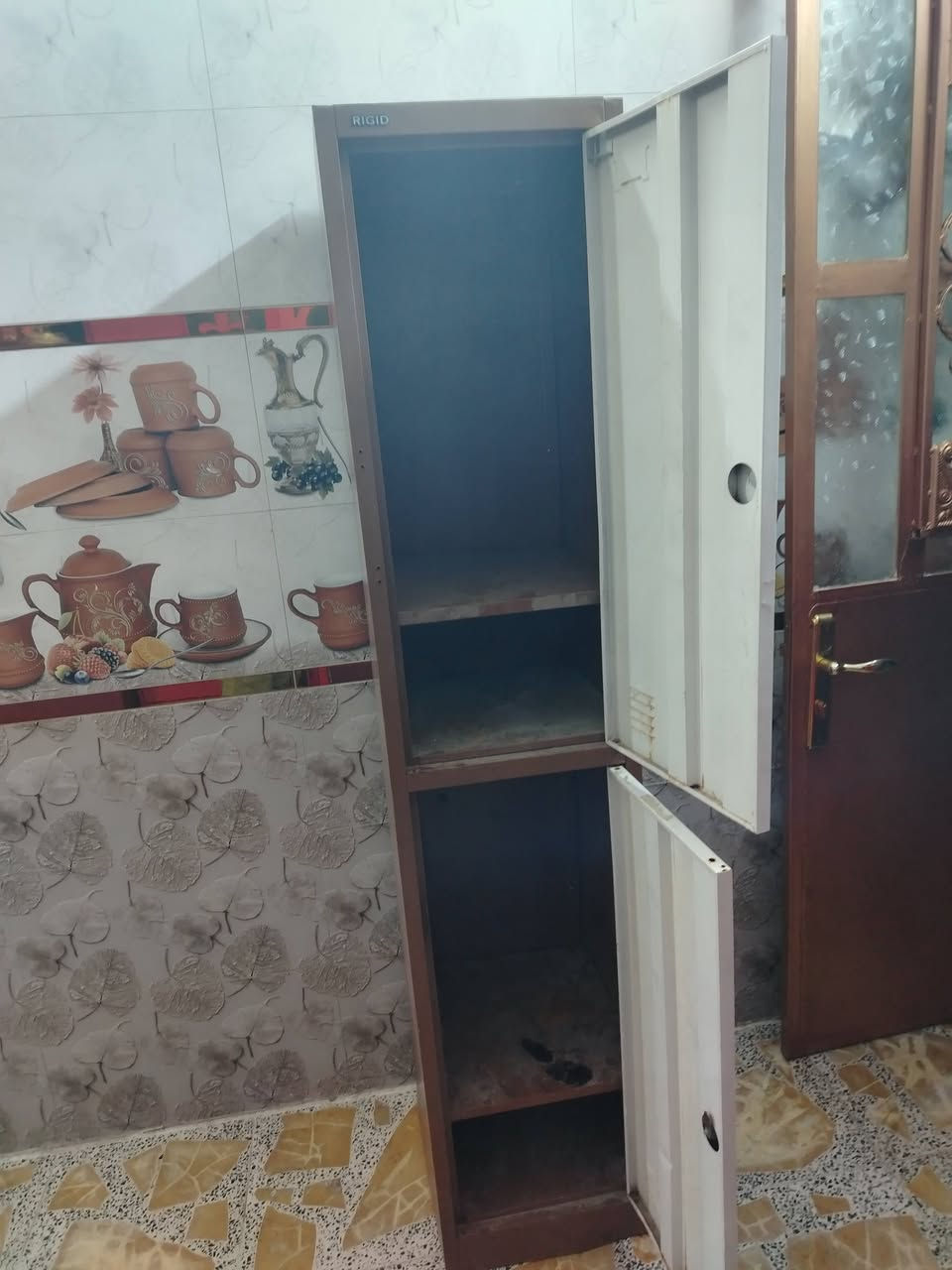 طوله 180 وعرض 40. حديد نظيف سعره 35 سكني المدينه ويوجد خاص للاستفسار.


**إذا كنت صاحب هذا الإعلان وتريد حذفه لأي سبب، رجاءا أرسل رسالة إلى الدعم الفني**