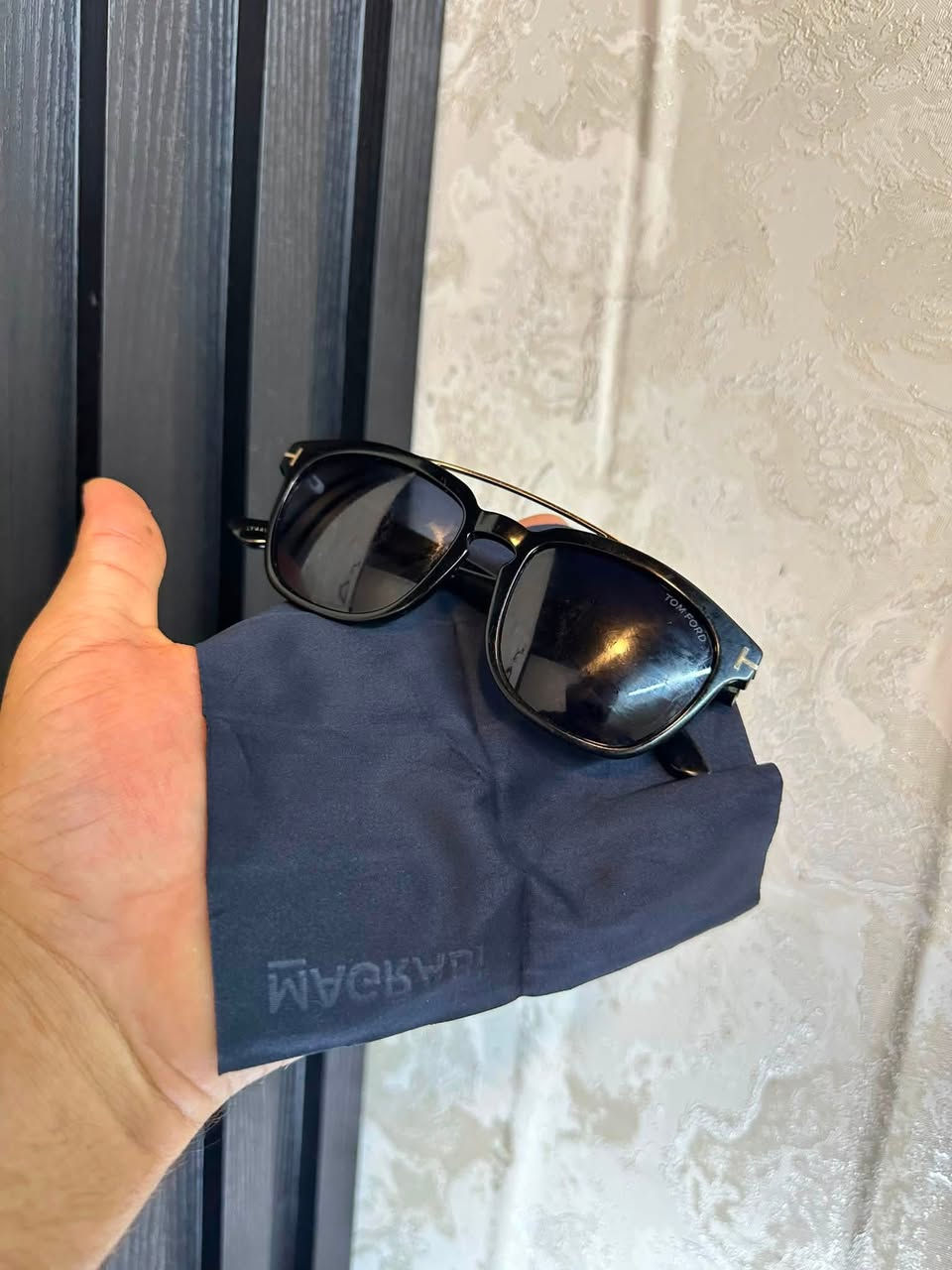 Tom ford
اصلي نظاره تحفه
توم فورد 
القياس ٥٤/٥٦
اصليه وكاله نظافه تامه


**إذا كنت صاحب هذا الإعلان وتريد حذفه لأي سبب، رجاءا أرسل رسالة إلى الدعم الفني**