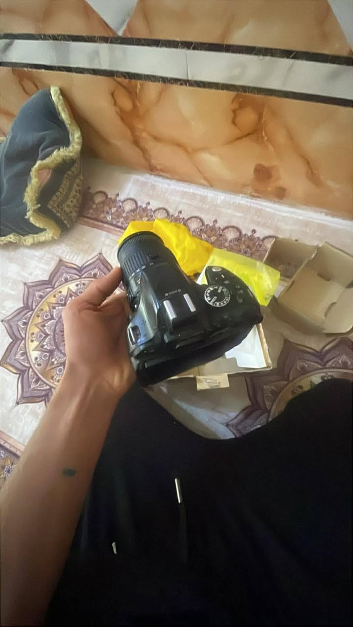 نيكون 5200
رام 
كارتونه مالتها 
شاحنه 
بطاريه 
ناقل صور
 يوجد توصيل لجميع المحافظات


**إذا كنت صاحب هذا الإعلان وتريد حذفه لأي سبب، رجاءا أرسل رسالة إلى الدعم الفني**