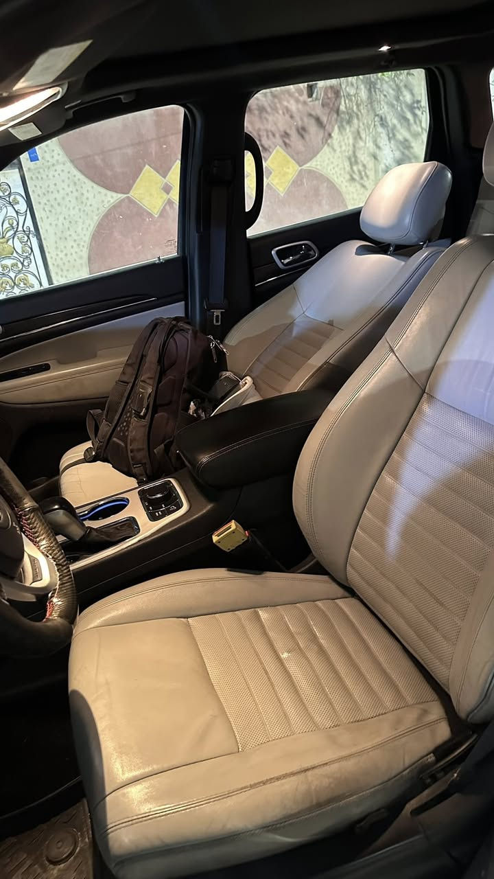 Jeepكراند شيروكي2021
داخله سرقه يعني بدون حادث
السياره فول للأخير كشنات تدفئه تبريد
تحكمات ستيرن رادارات جنطه كهرباء
فتحه بانوراما كير مكينه حداديه تبريد كله جديد 
سعرها 230
مكاني البصره 
***********
***********
