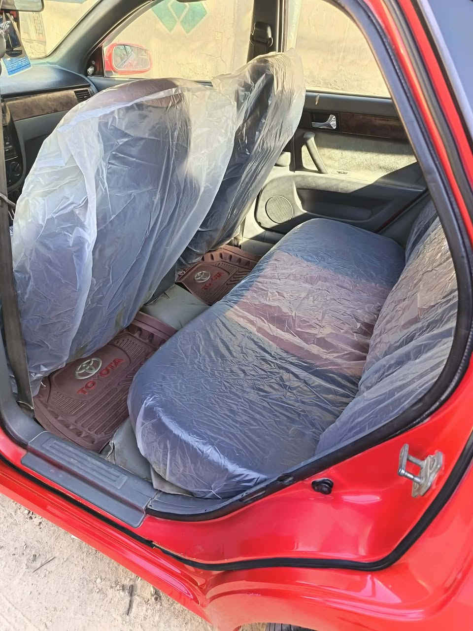 السلام عليكم اوبتراه للبيع موديل 2006رقم كربلاء سنويه جديد مكينه وكير اوتو وحداديه تبريد  كله تمام مكفولة من ظربه صبغ بيها قطعتين سعرها 60ورقه مكاني كربلاء رقم التليفون ***********
