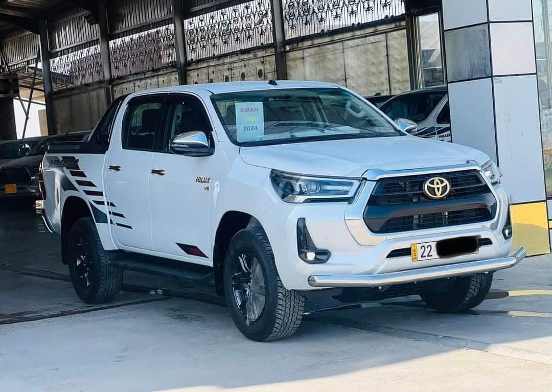 سلام عليكم للبيع تيوتا هايلوكس 
2024 
ماشي 63
سيد نهرو فول
حساس امامي خلفي 
بصمه
كامره
بنيد جكات 
مذهب
صاج
شاحن وايرلس 
٦ سماعات
قطعتين تبريد 
باقي المواصفات معروفه 
لاستفسار ***********&&***********
